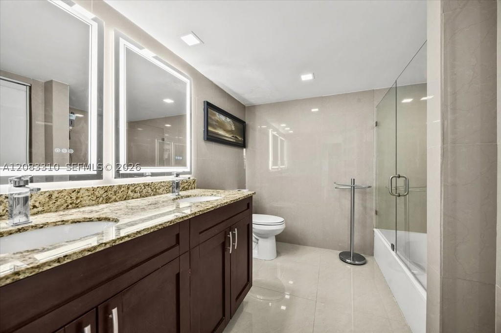Real estate property located at 800 Parkview Dr #709, Broward, Oceanview Park Condo, Hallandale Beach, FL
