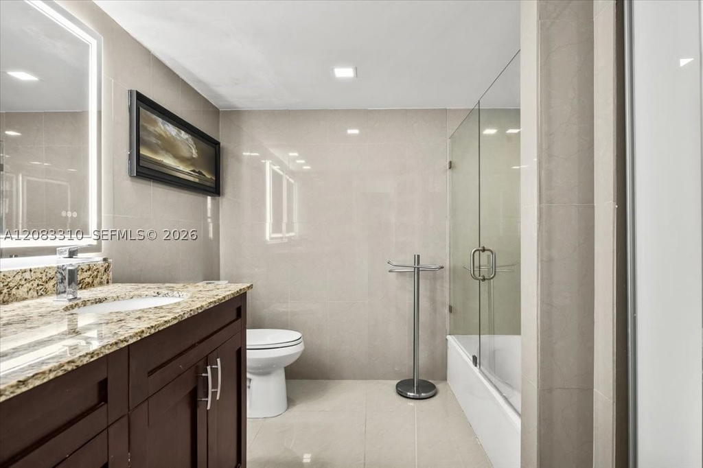Real estate property located at 800 Parkview Dr #709, Broward, Oceanview Park Condo, Hallandale Beach, FL