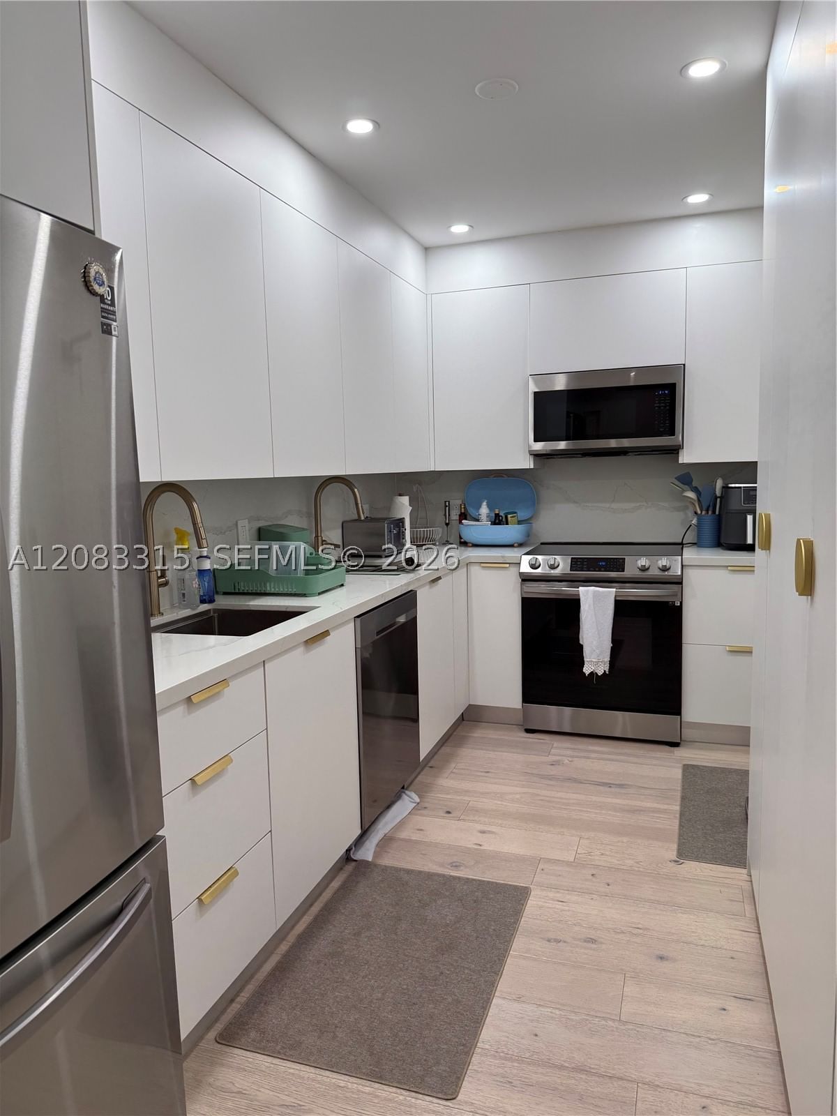 Real estate property located at 10185 Collins Ave #822, Miami-dade, The Plaza Of Bal Harbour, Bal Harbour, FL