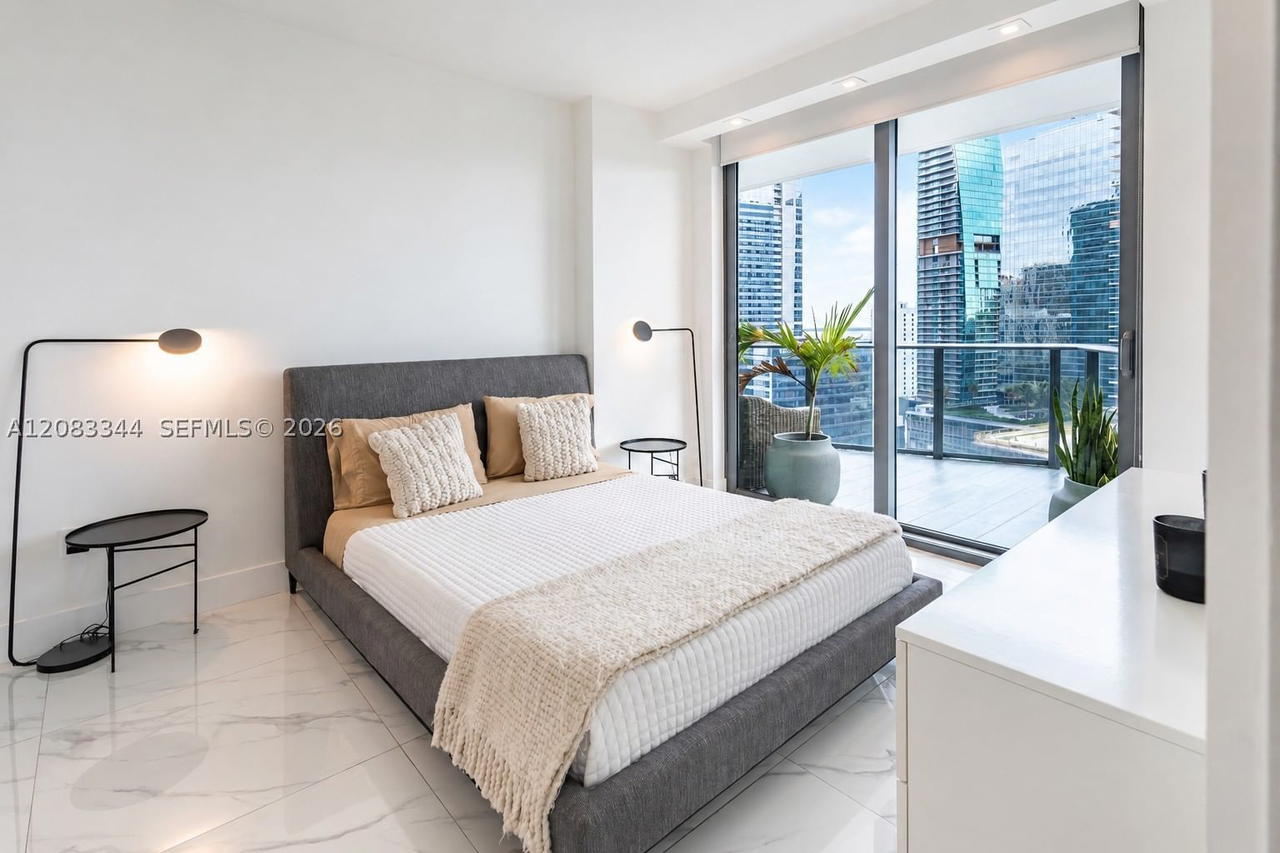 Real estate property located at 1300 Miami Ave #2006, Miami-dade, 1300 S Miami Avenue Condo, Miami, FL