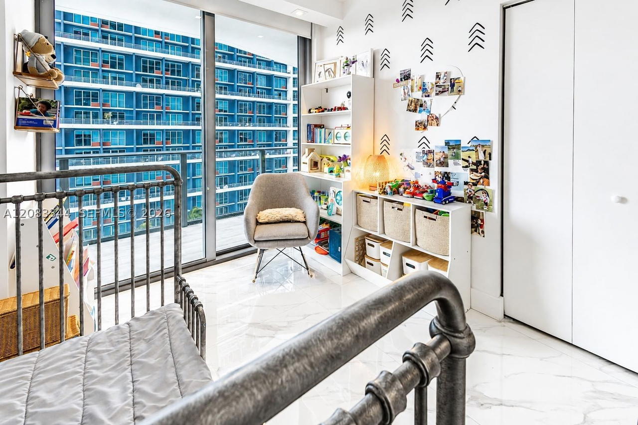 Real estate property located at 1300 Miami Ave #2006, Miami-dade, 1300 S Miami Avenue Condo, Miami, FL