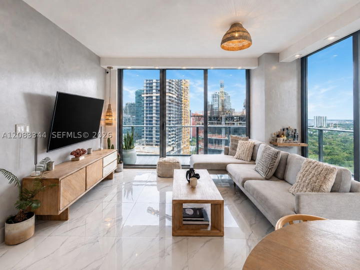 Real estate property located at 1300 Miami Ave #2006, Miami-dade, 1300 S Miami Avenue Condo, Miami, FL