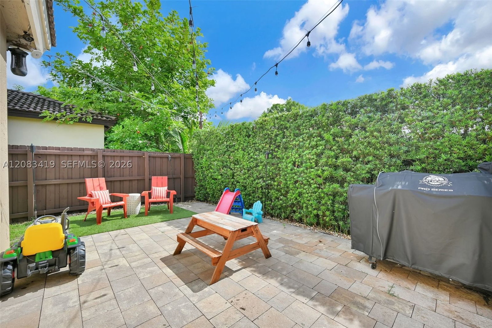 Real estate property located at 1375 105th Ave, Broward, Genesis At The Landings, Pembroke Pines, FL