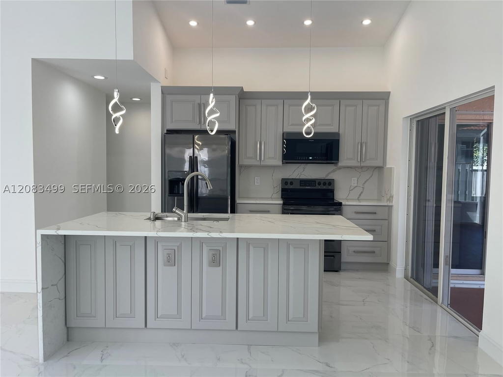 Real estate property located at 816 Sand Creek Cir, Broward, Sector 3 - Parcels C D E, Weston, FL