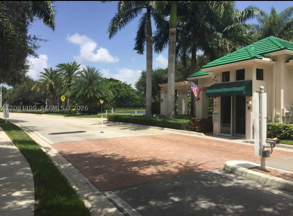 Real estate property located at 816 Sand Creek Cir, Broward, Sector 3 - Parcels C D E, Weston, FL