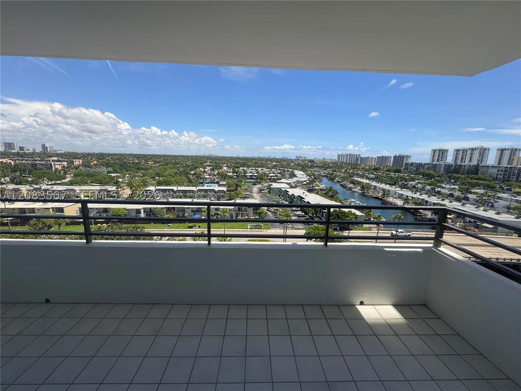 Real estate property located at 2500 Parkview Dr #1109, Broward, Olympus Condo Phase, Hallandale Beach, FL