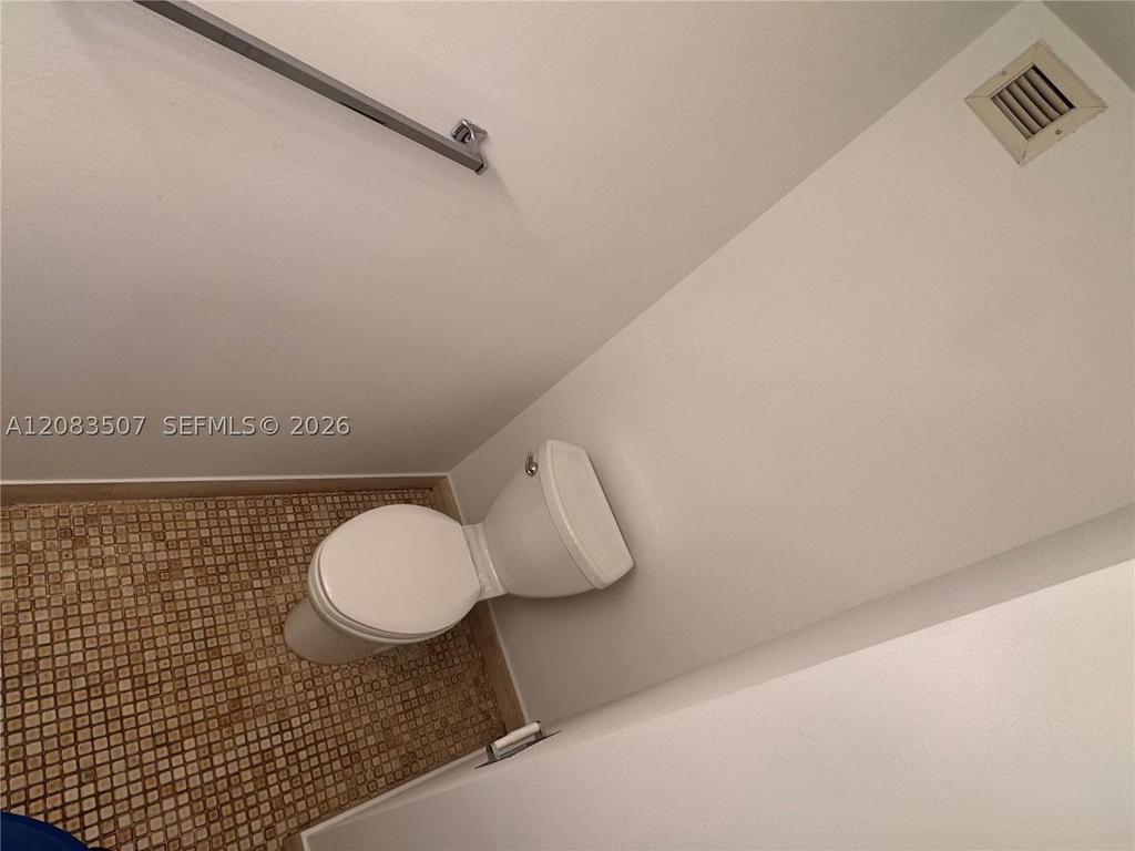Real estate property located at 2500 Parkview Dr #1109, Broward, Olympus Condo Phase, Hallandale Beach, FL