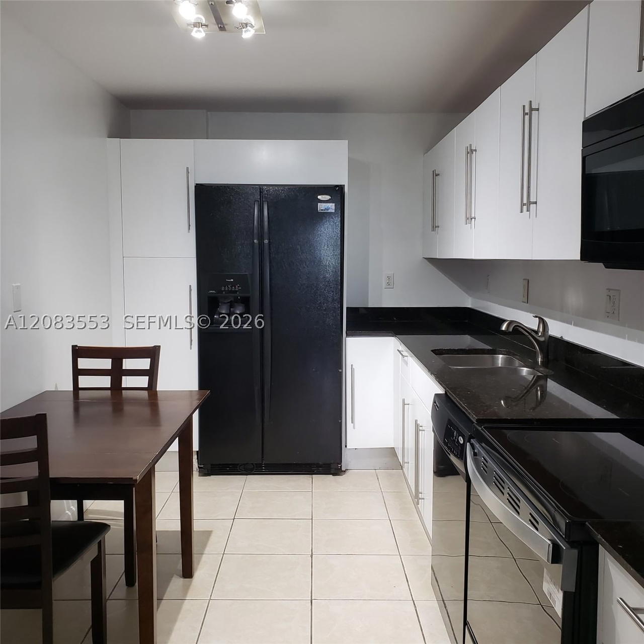 Real estate property located at 3001 Ocean Dr #527, Broward, Residences On Hollywood B, Hollywood, FL