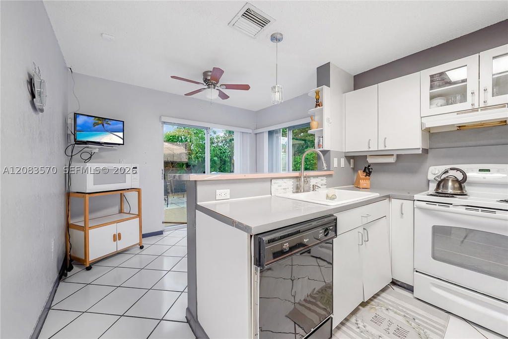 Real estate property located at 9834 222nd St, Miami-dade, Lakes By The Bay Sec 5, Cutler Bay, FL