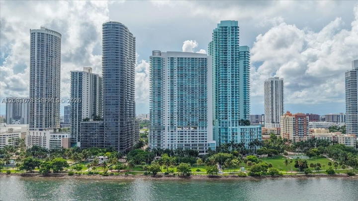 Real estate property located at 1800 Bayshore Dr #612, Miami-dade, 1800 Club Condo, Miami, FL