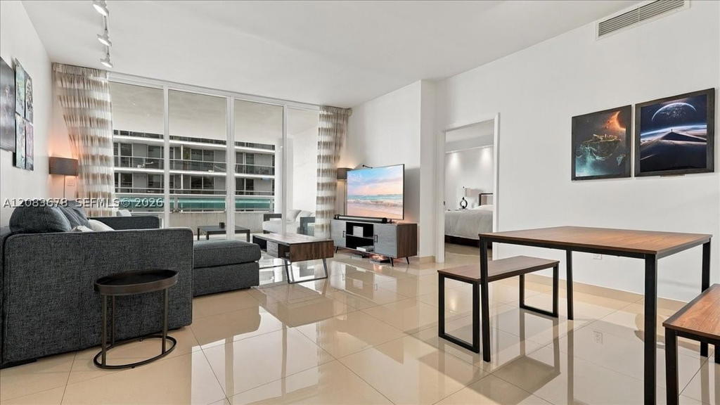 Real estate property located at 1800 Bayshore Dr #612, Miami-dade, 1800 Club Condo, Miami, FL