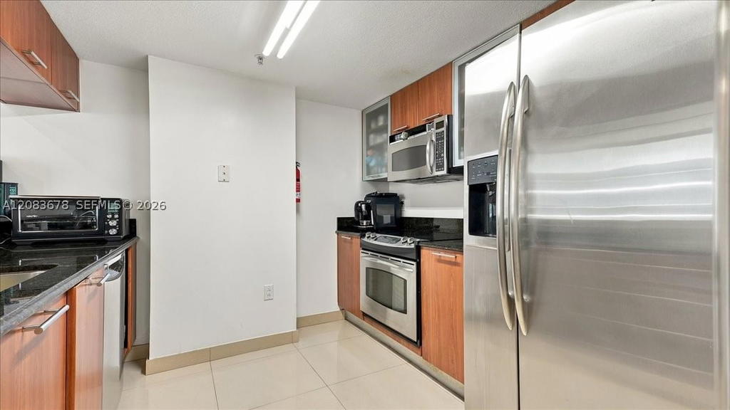 Real estate property located at 1800 Bayshore Dr #612, Miami-dade, 1800 Club Condo, Miami, FL
