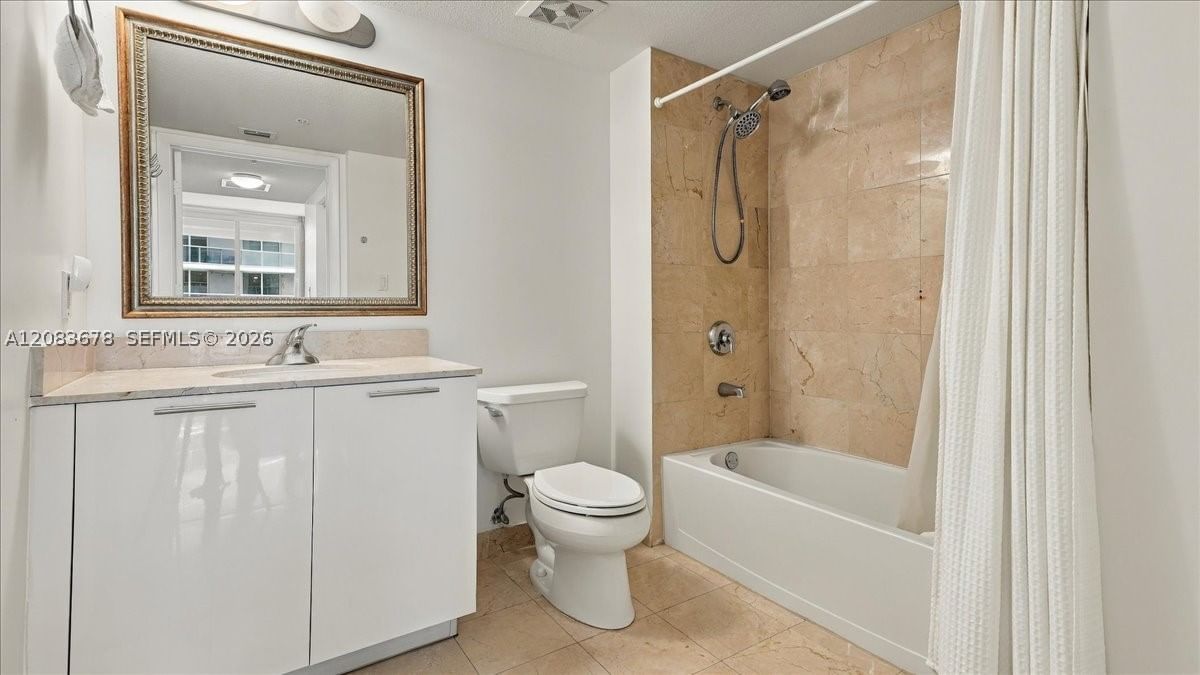 Real estate property located at 1800 Bayshore Dr #612, Miami-dade, 1800 Club Condo, Miami, FL