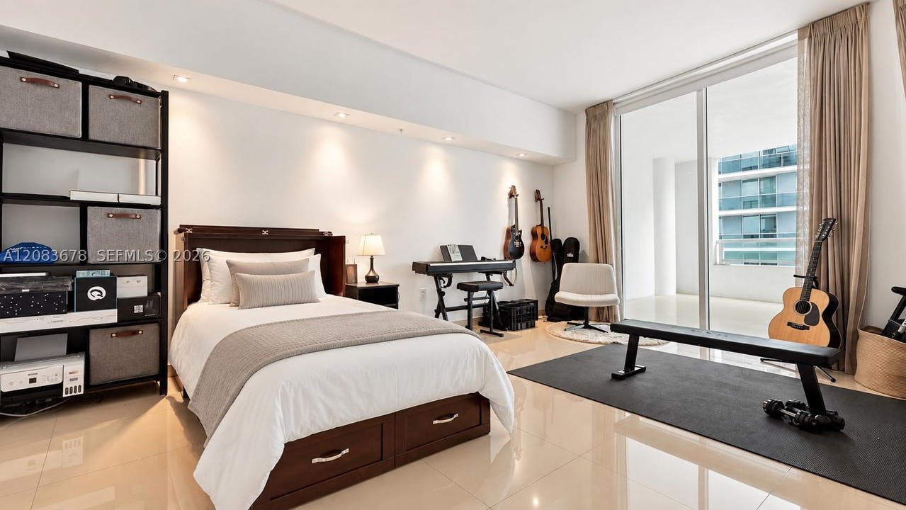 Real estate property located at 1800 Bayshore Dr #612, Miami-dade, 1800 Club Condo, Miami, FL