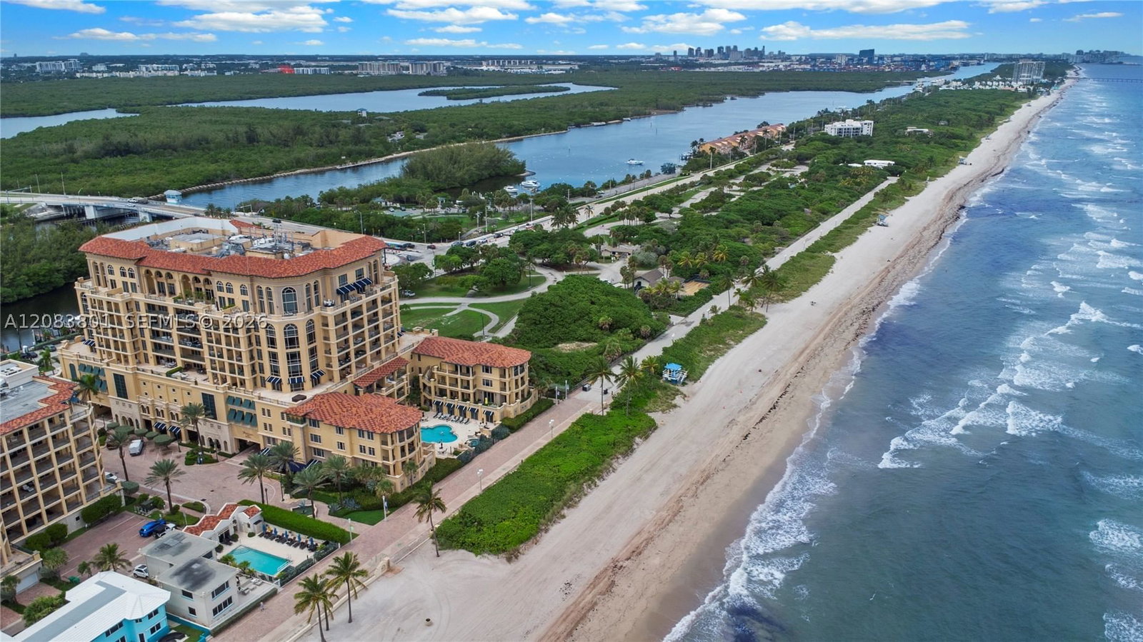 Real estate property located at 3501 Ocean Dr V5, Broward, Villas Of Positano Condo, Hollywood, FL