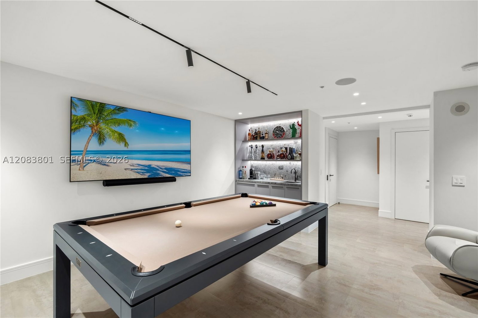 Real estate property located at 3501 Ocean Dr V5, Broward, Villas Of Positano Condo, Hollywood, FL