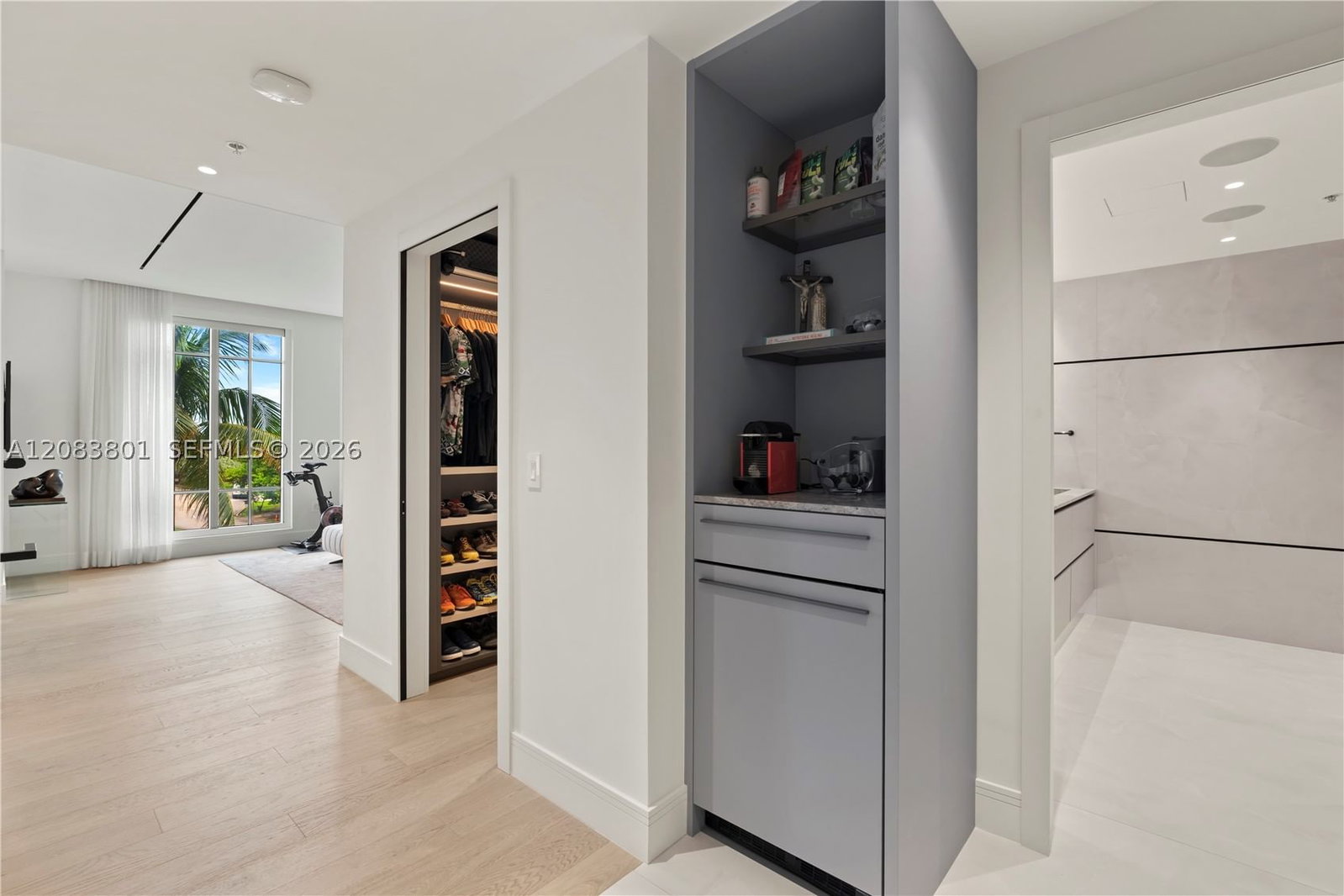 Real estate property located at 3501 Ocean Dr V5, Broward, Villas Of Positano Condo, Hollywood, FL