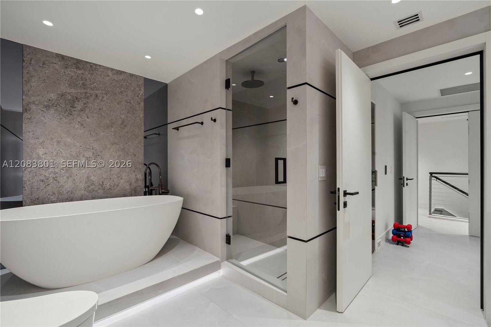 Real estate property located at 3501 Ocean Dr V5, Broward, Villas Of Positano Condo, Hollywood, FL