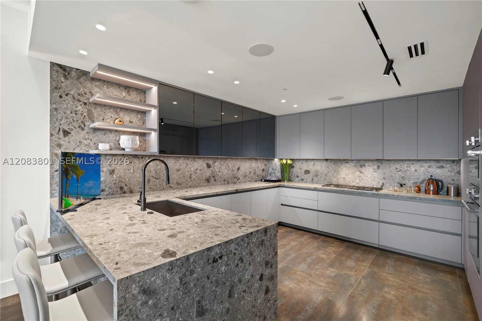 Real estate property located at 3501 Ocean Dr V5, Broward, Villas Of Positano Condo, Hollywood, FL