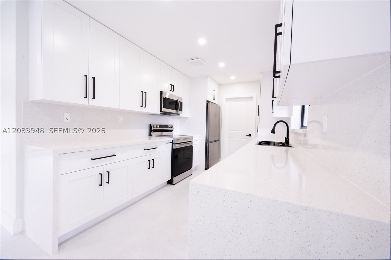 Real estate property located at 810 Wyoming Ave, Broward, Melrose Park Sec 7, Fort Lauderdale, FL