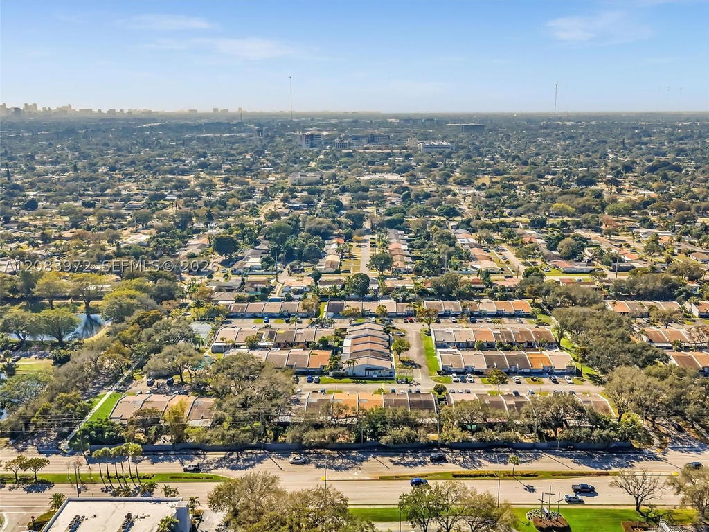 Real estate property located at 2408 35th Ave, Broward, Sheridan Hills Sec 1, Hollywood, FL