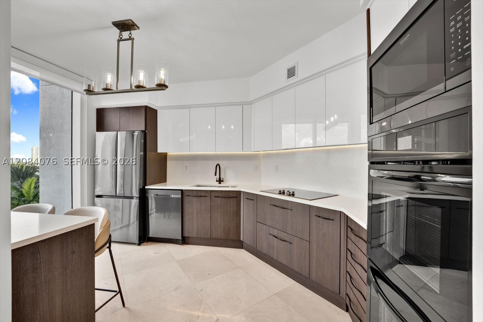 Real estate property located at 18911 Collins Ave #606, Miami-dade, Ocean Three Condo, Sunny Isles Beach, FL