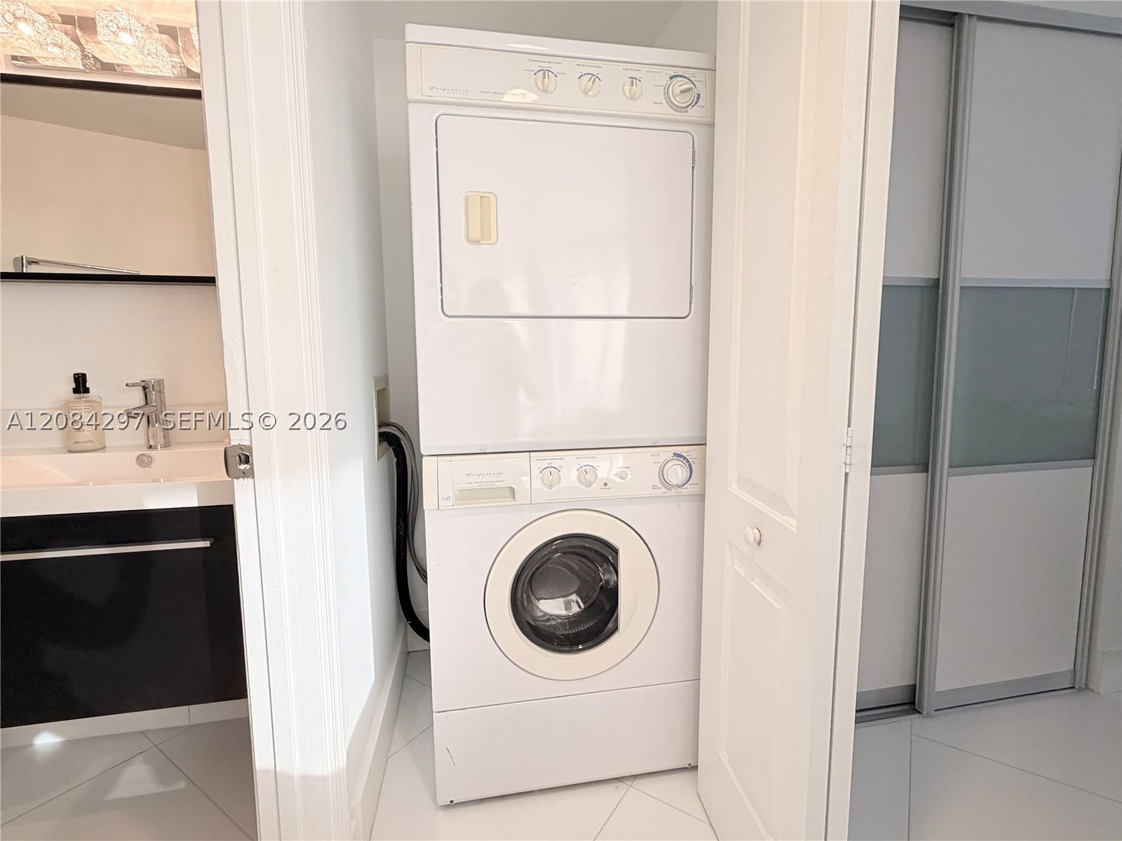 Real estate property located at 1000 Island Blvd #1911, Miami-dade, 1000 Isl Blvd Williams Is, Aventura, FL