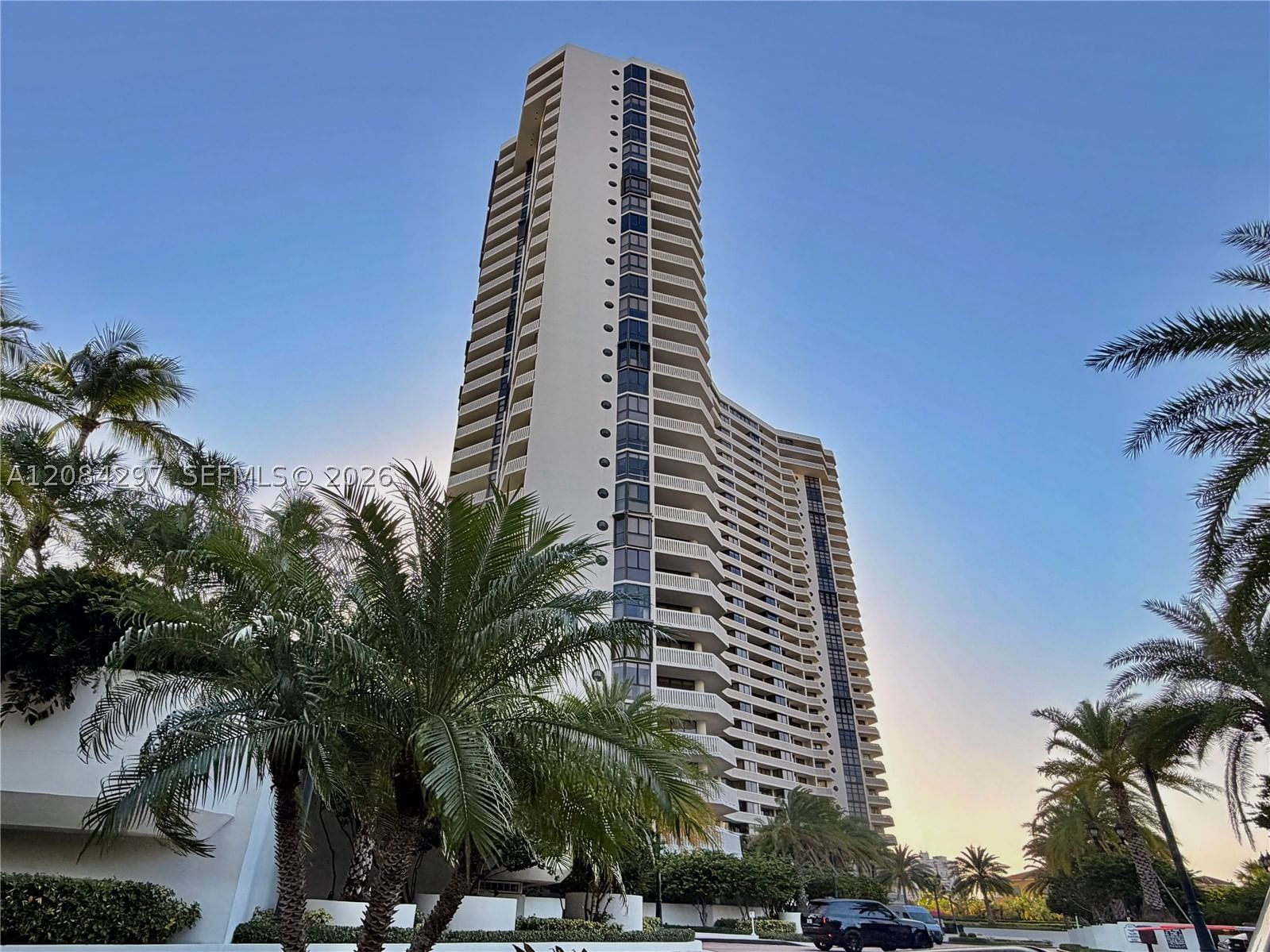 Real estate property located at 1000 Island Blvd #1911, Miami-dade, 1000 Isl Blvd Williams Is, Aventura, FL