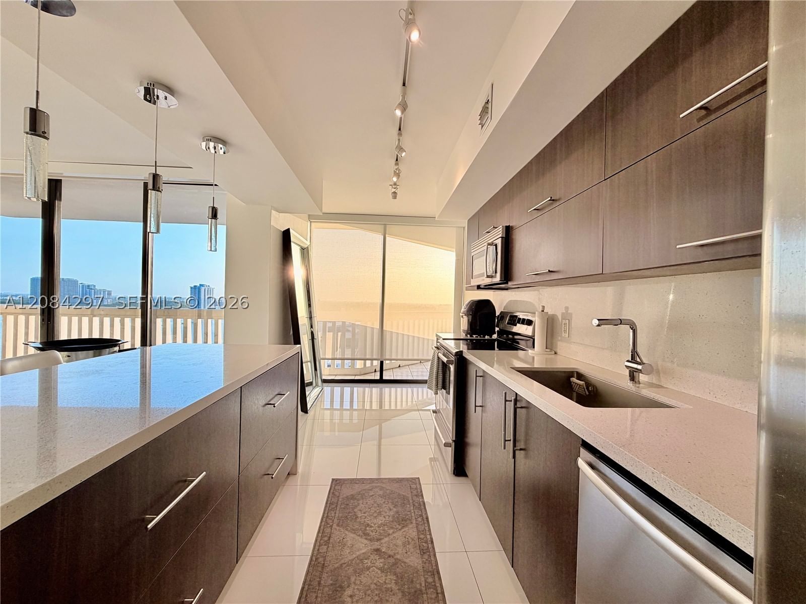 Real estate property located at 1000 Island Blvd #1911, Miami-dade, 1000 Isl Blvd Williams Is, Aventura, FL