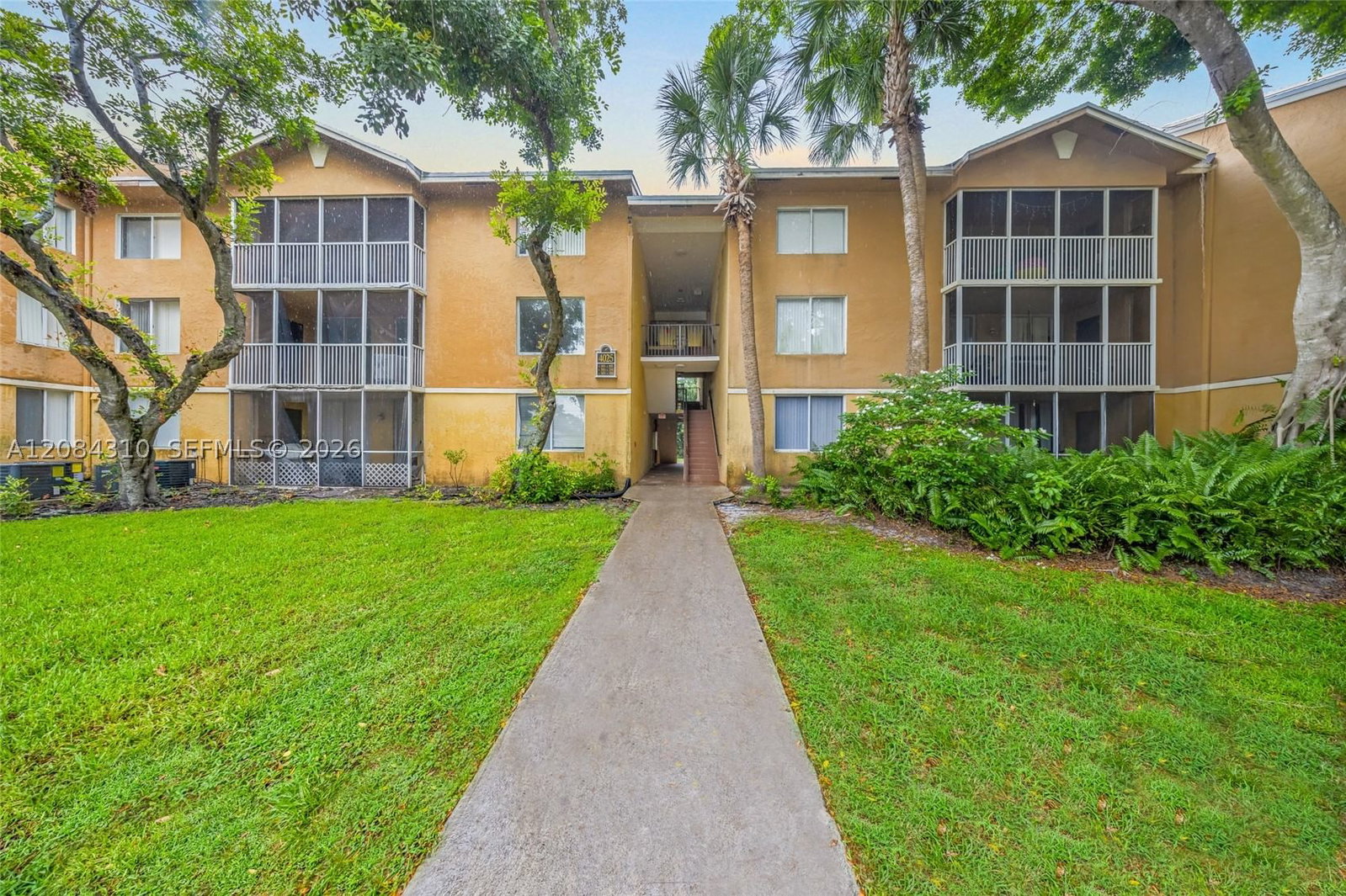 Real estate property located at , Broward, Windward Lakes Condo, Pompano Beach, FL