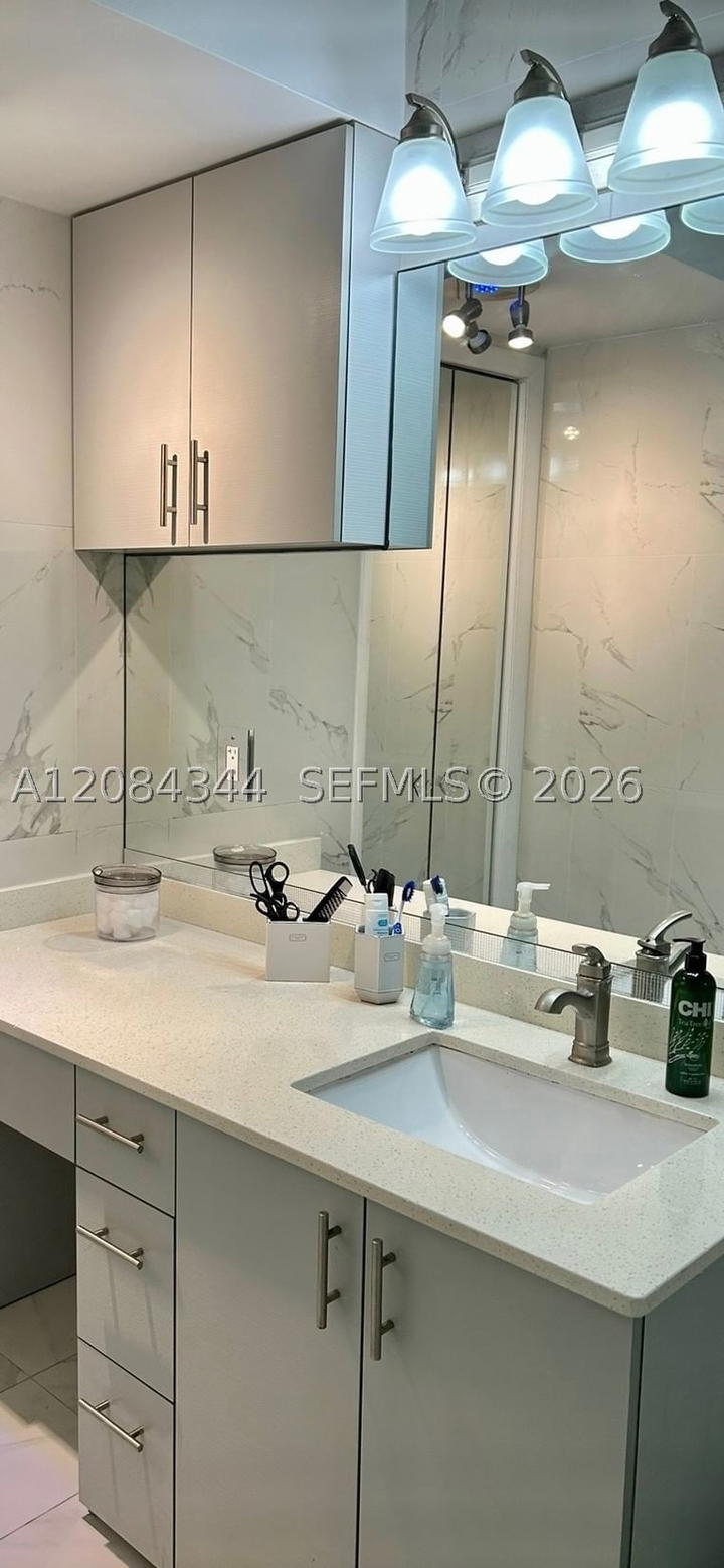 Real estate property located at 329 3rd St #405T, Broward, Second Gulfstream Garden, Hallandale Beach, FL