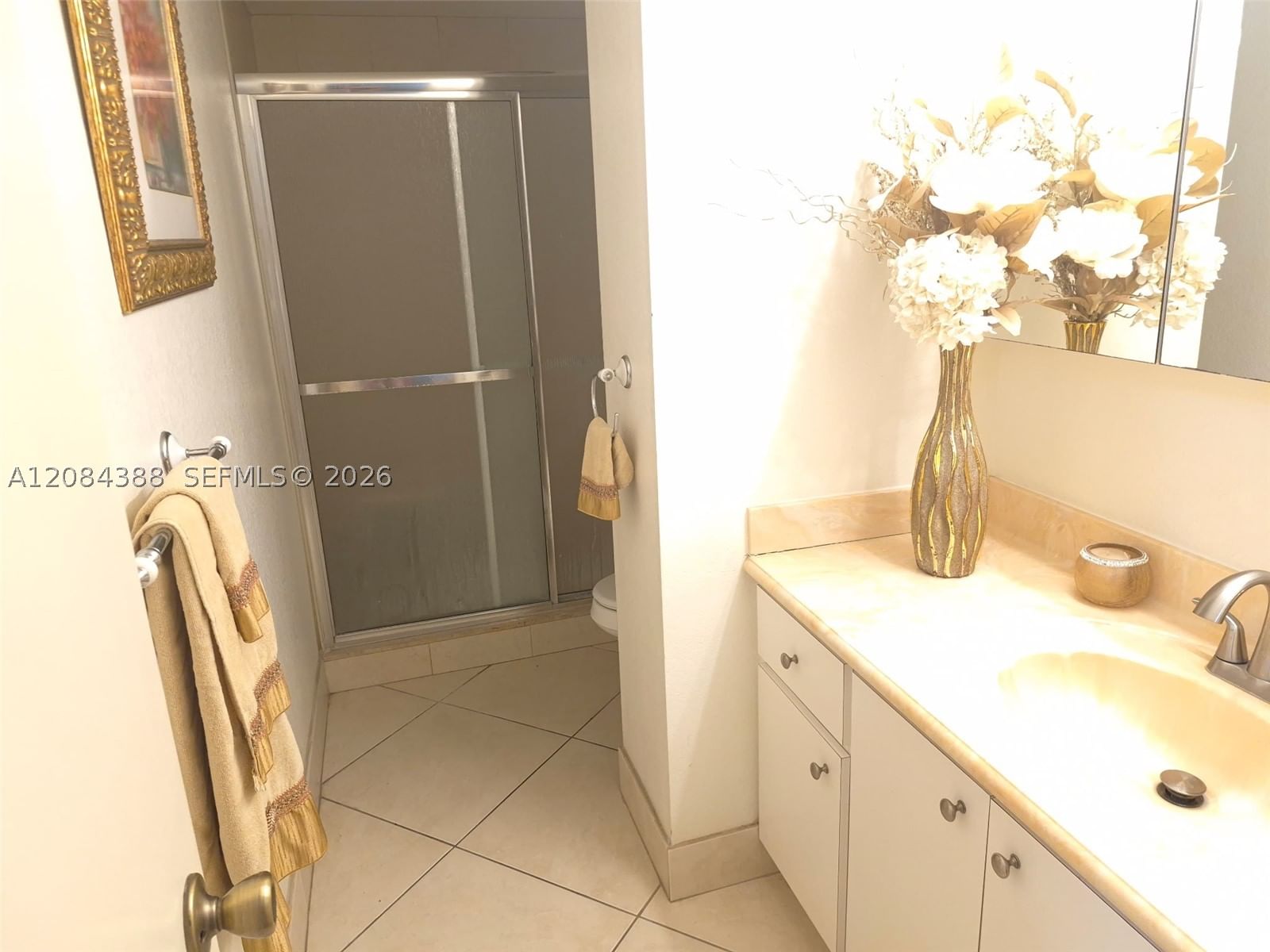 Real estate property located at 4400 Hillcrest Dr #300-B, Broward, Hillcrest No 21 Condo, Hollywood, FL