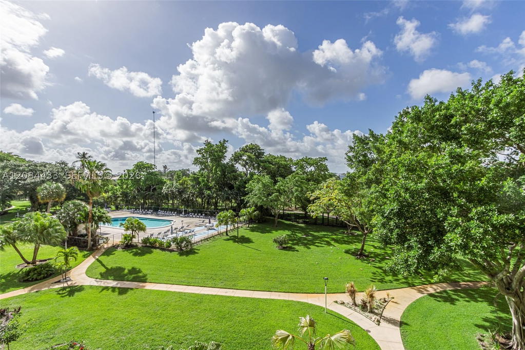 Real estate property located at 4330 Hillcrest Dr #520, Broward, Hillcrest East No 23 Cond, Hollywood, FL