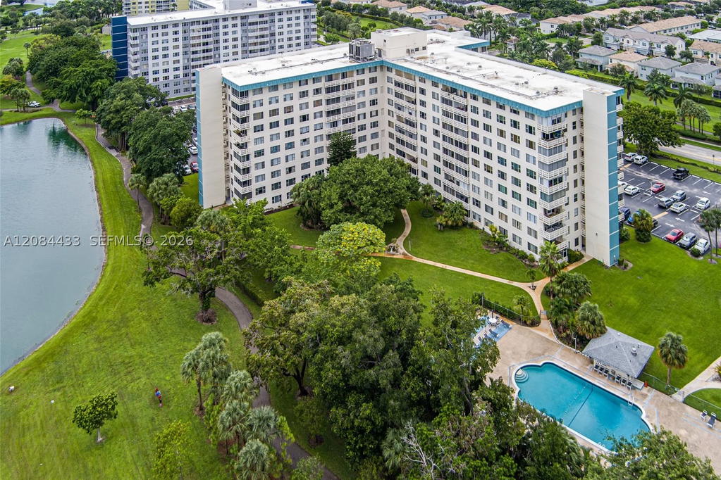 Real estate property located at 4330 Hillcrest Dr #520, Broward, Hillcrest East No 23 Cond, Hollywood, FL