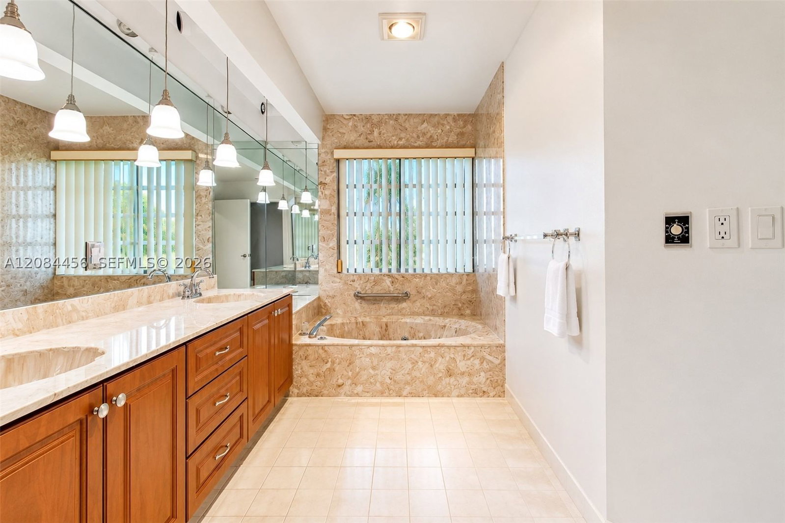 Real estate property located at 5289 Fairway Woods Dr #2911, Palm Beach, Villas Of Boca Delray Con, Delray Beach, FL