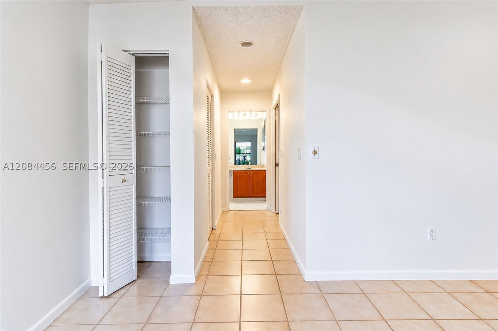 Real estate property located at 5289 Fairway Woods Dr #2911, Palm Beach, Villas Of Boca Delray Con, Delray Beach, FL
