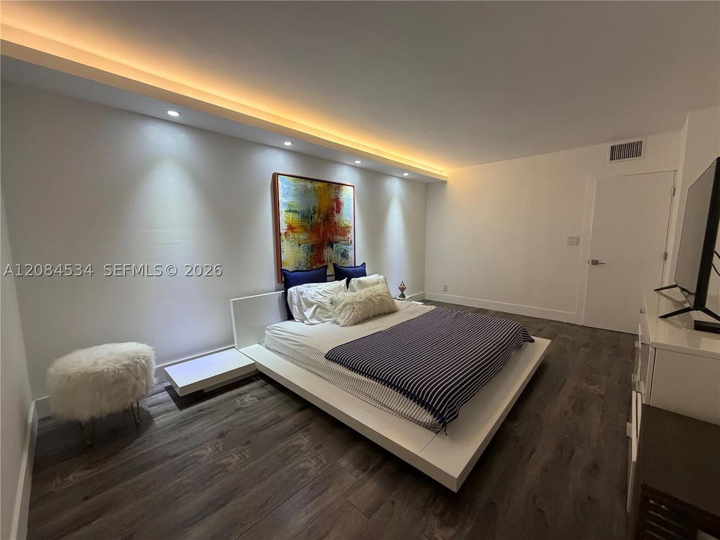 Real estate property located at 20301 Country Club Dr #1530, Miami-dade, Coronado Condo- Tower Ii, Aventura, FL
