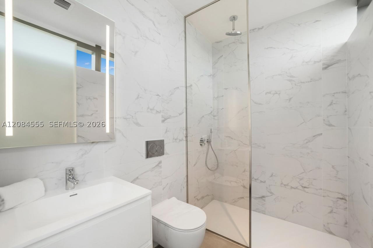 Real estate property located at 2000 Ocean Dr #22A, Broward, 2000 Ocean Condo, Hallandale Beach, FL