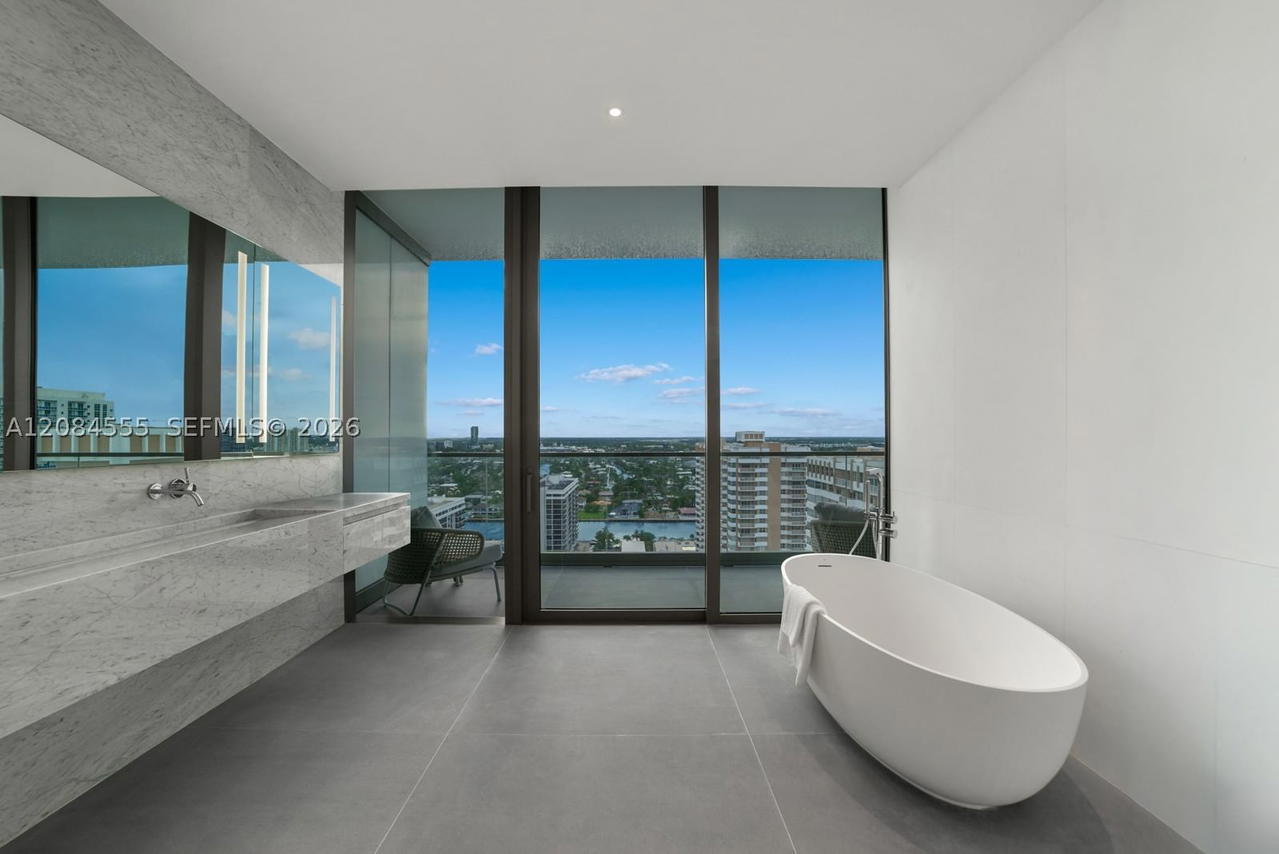 Real estate property located at 2000 Ocean Dr #22A, Broward, 2000 Ocean Condo, Hallandale Beach, FL