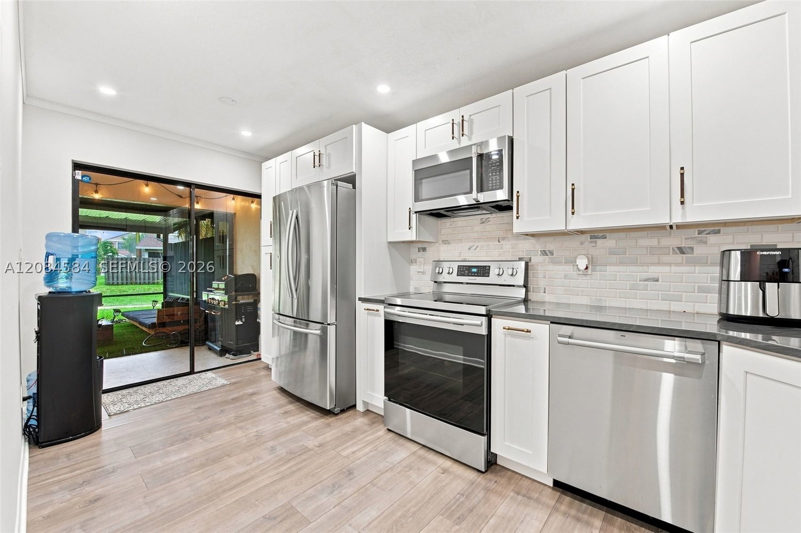 Real estate property located at 10720 11th St, Broward, Pembroke Pointe Section T, Pembroke Pines, FL
