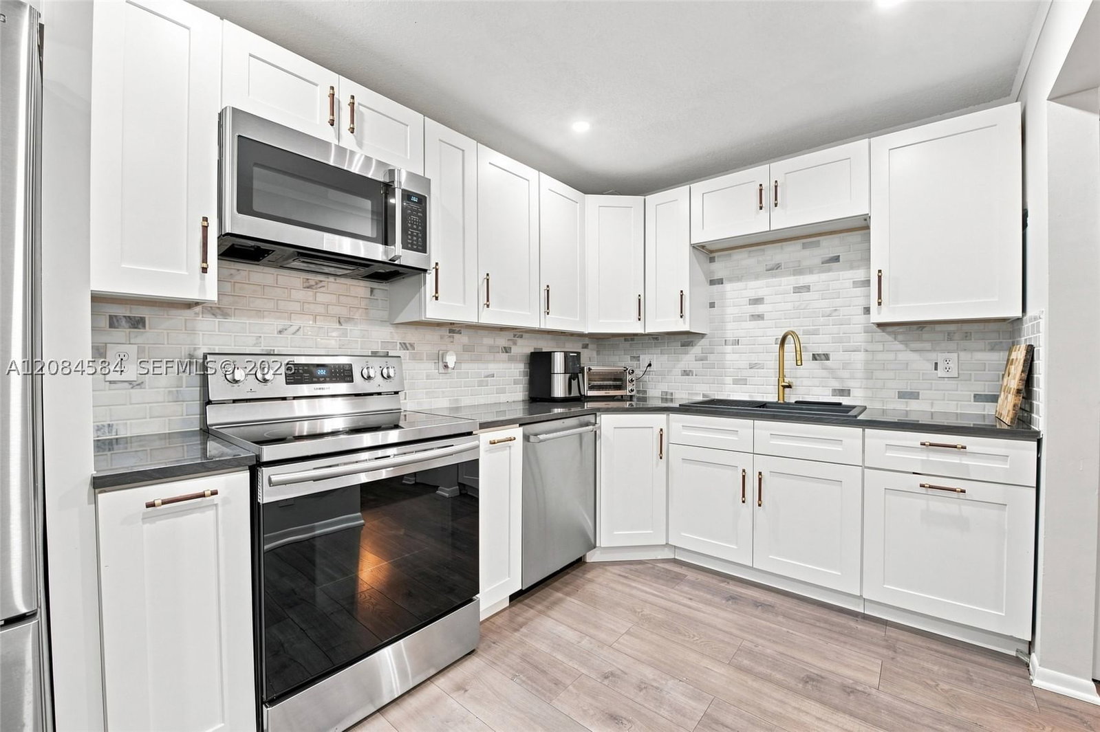 Real estate property located at 10720 11th St, Broward, Pembroke Pointe Section T, Pembroke Pines, FL