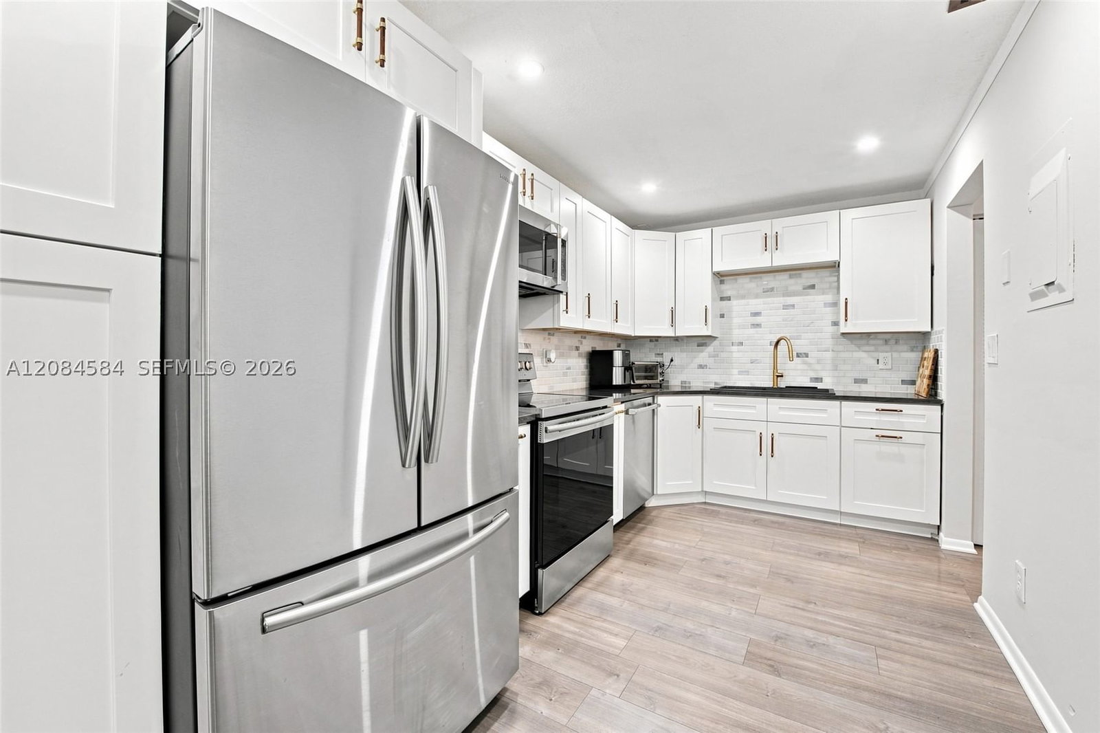 Real estate property located at 10720 11th St, Broward, Pembroke Pointe Section T, Pembroke Pines, FL