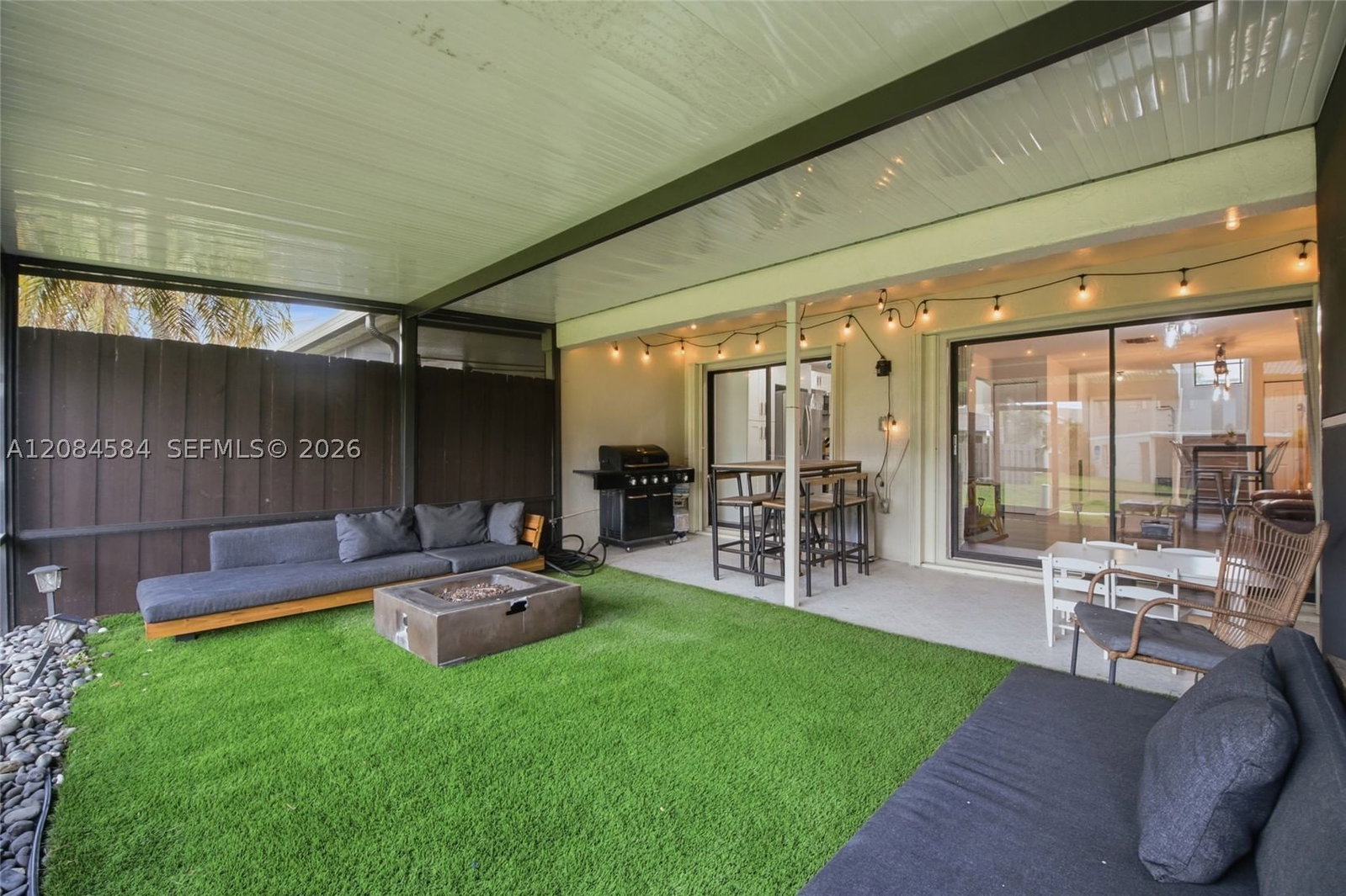 Real estate property located at 10720 11th St, Broward, Pembroke Pointe Section T, Pembroke Pines, FL