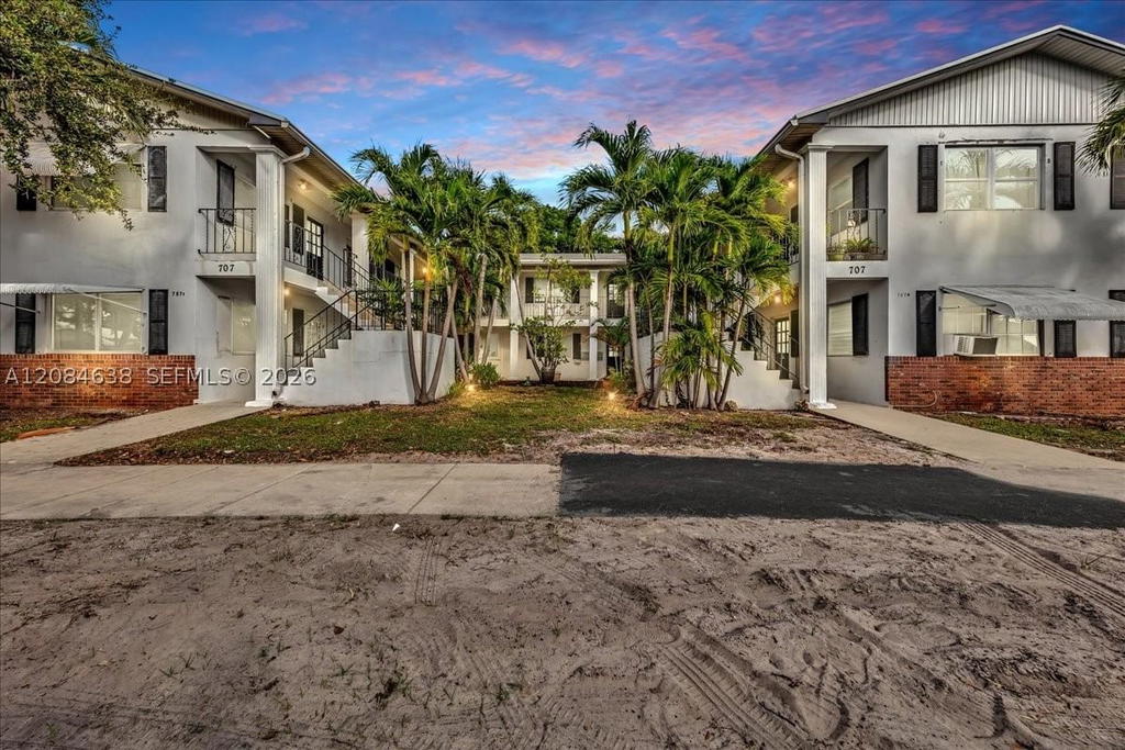 Real estate property located at 707 19th Ave #9, Broward, Jefferson Apts Co-op, Hollywood, FL