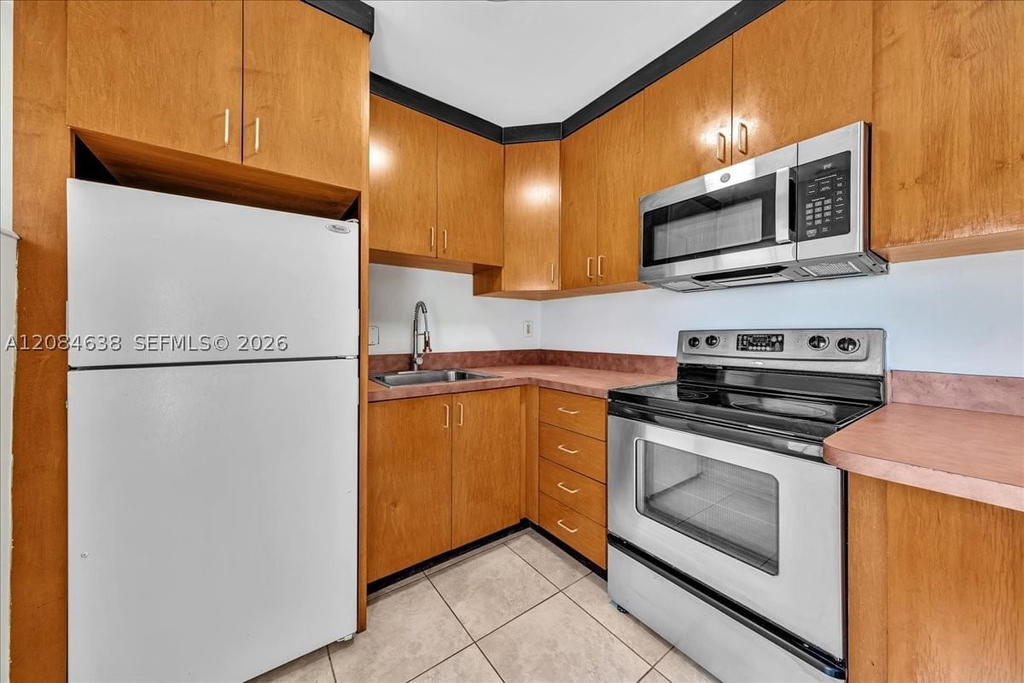 Real estate property located at 707 19th Ave #9, Broward, Jefferson Apts Co-op, Hollywood, FL