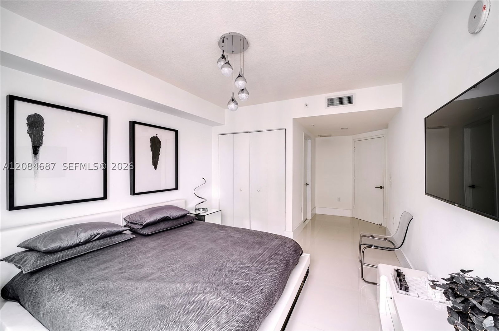 Real estate property located at 300 Sunny Isles Blvd #4-1701, Miami-dade, Parque Towers Condo, Sunny Isles Beach, FL