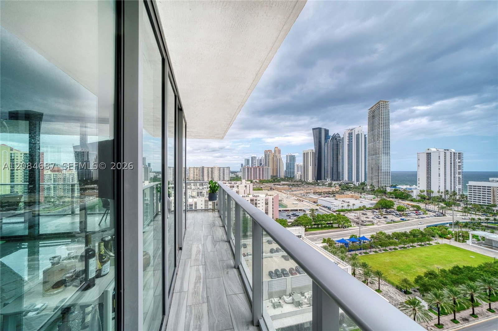 Real estate property located at 300 Sunny Isles Blvd #4-1701, Miami-dade, Parque Towers Condo, Sunny Isles Beach, FL