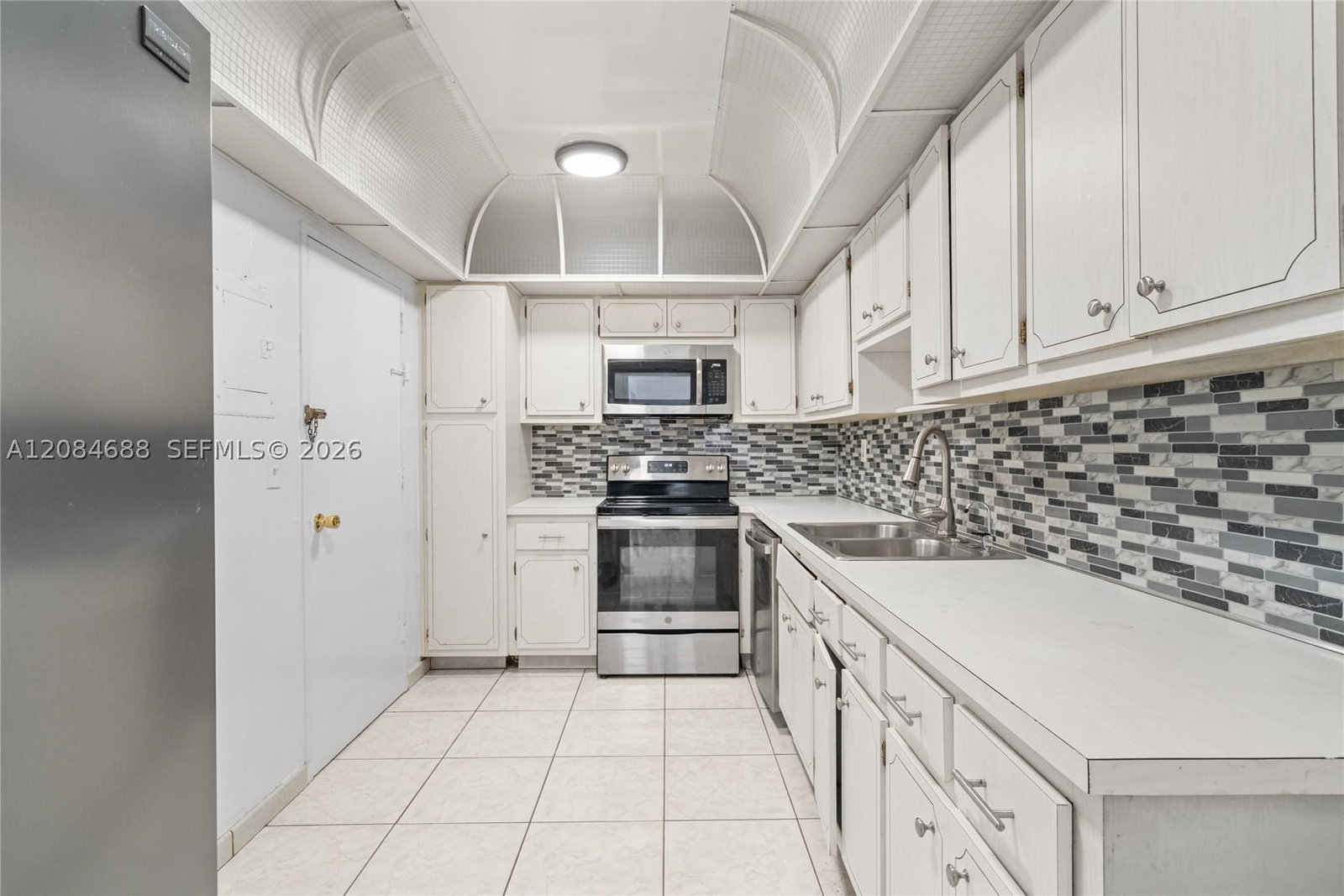 Real estate property located at 5001 Collins Ave #5E, Miami-dade, 0he Carriage Club South C, Miami Beach, FL