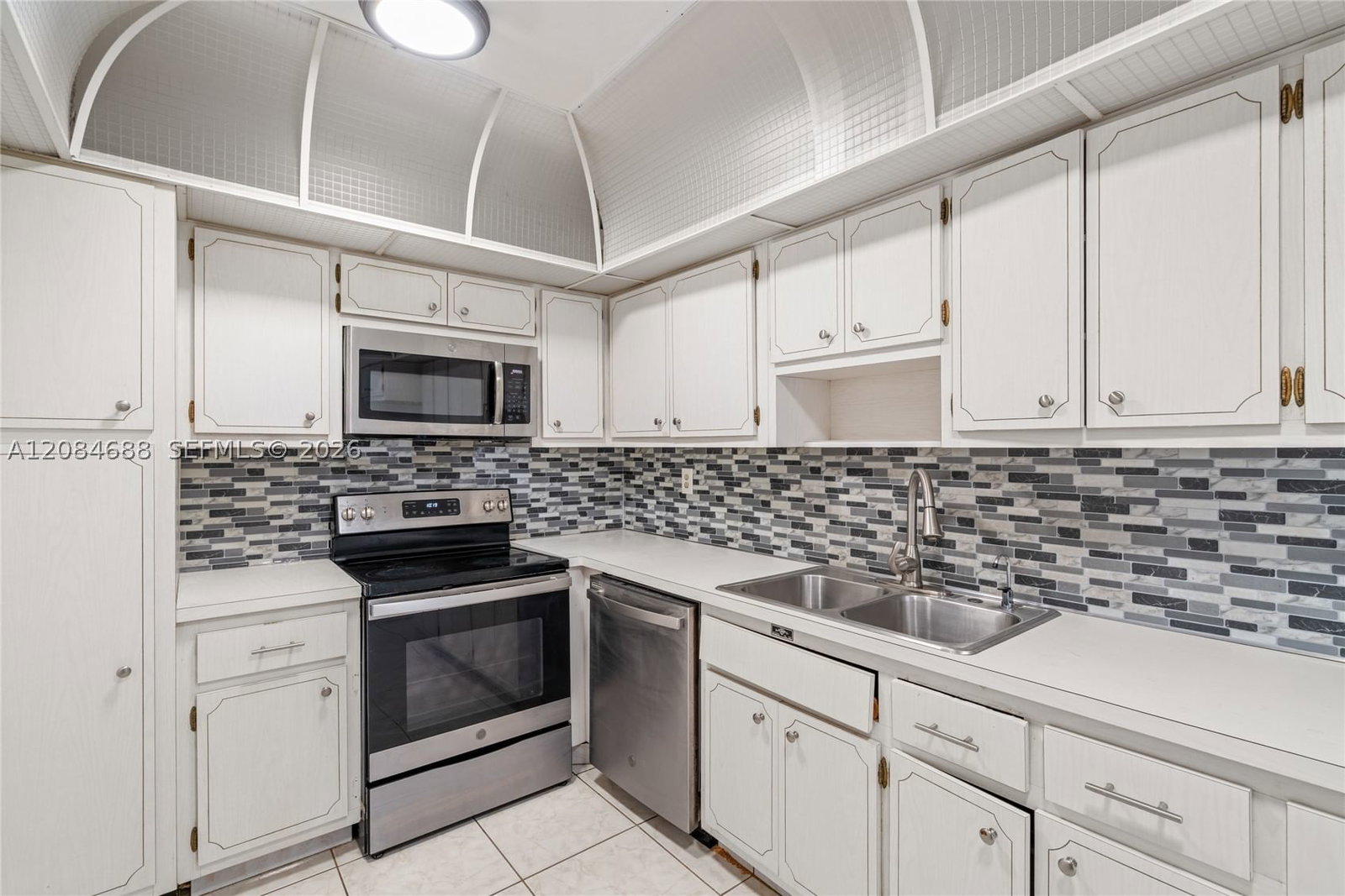 Real estate property located at 5001 Collins Ave #5E, Miami-dade, 0he Carriage Club South C, Miami Beach, FL
