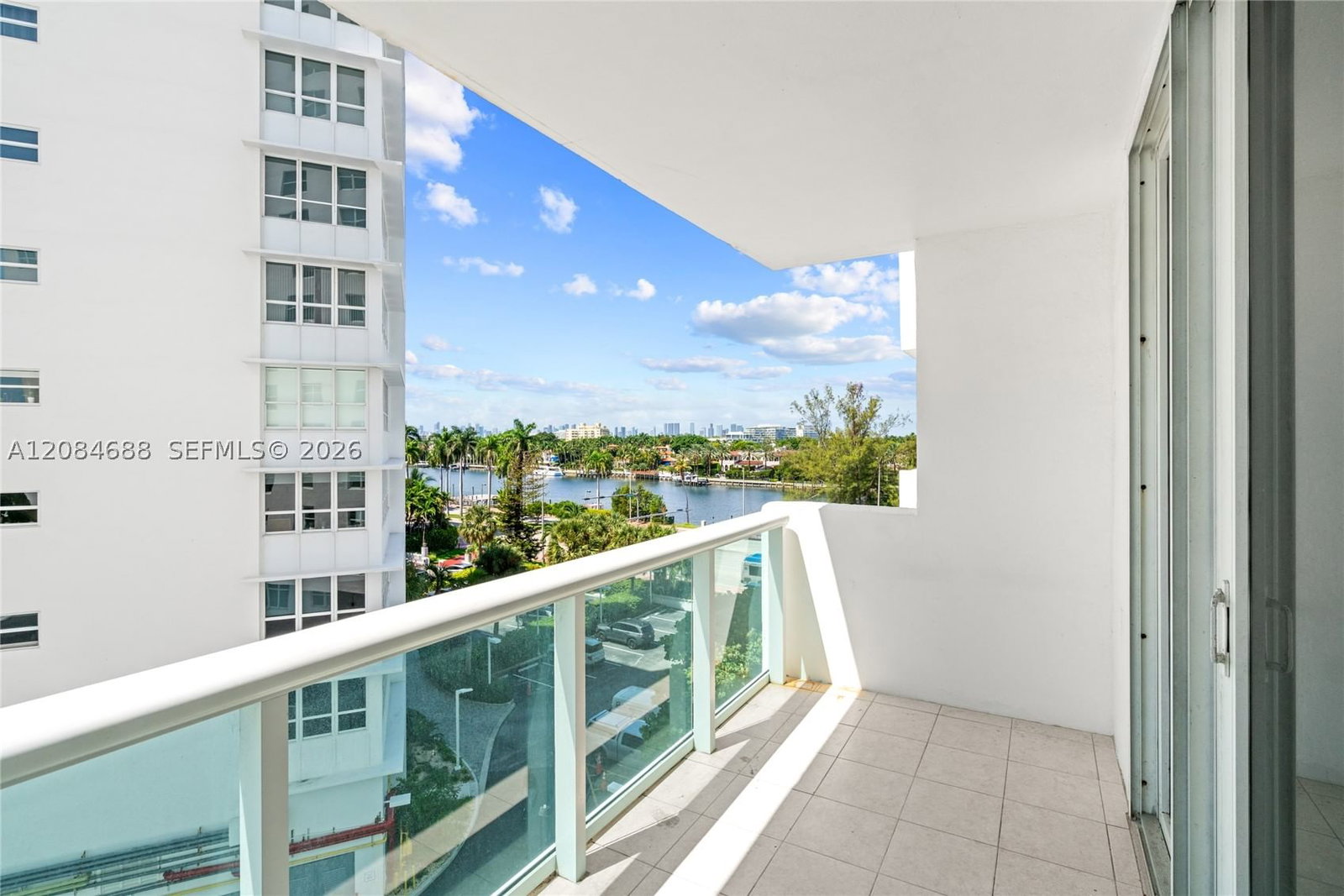 Real estate property located at 5001 Collins Ave #5E, Miami-dade, 0he Carriage Club South C, Miami Beach, FL